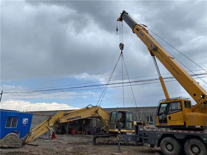 苍梧县25吨吊车的工作半径是多少？